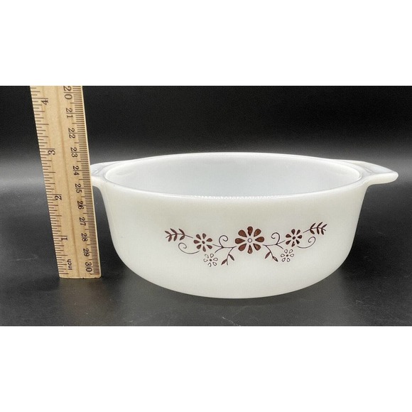 Dynaware Pyr-O-Rey 8” X 6.5” Milk Glass Brown Daisy Casserole Dish - Picture 3 of 7